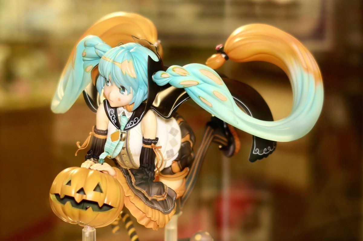 初音未来手办: VOCALOID 初音ミク TRICK or MIKU